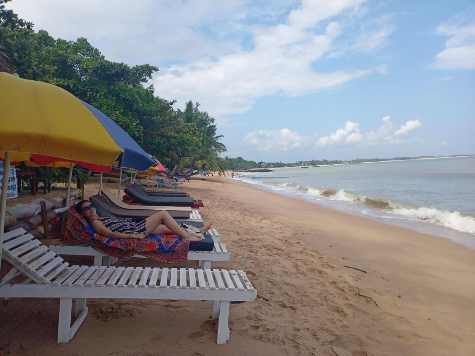 Lucky Sea Beach Hotel Tangalle Buitenkant foto