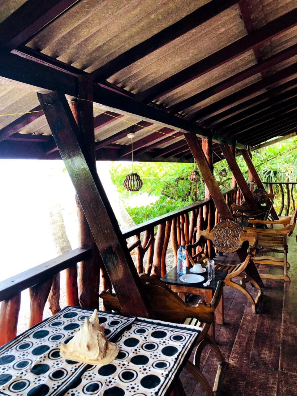 Lucky Sea Beach Hotel Tangalle Buitenkant foto