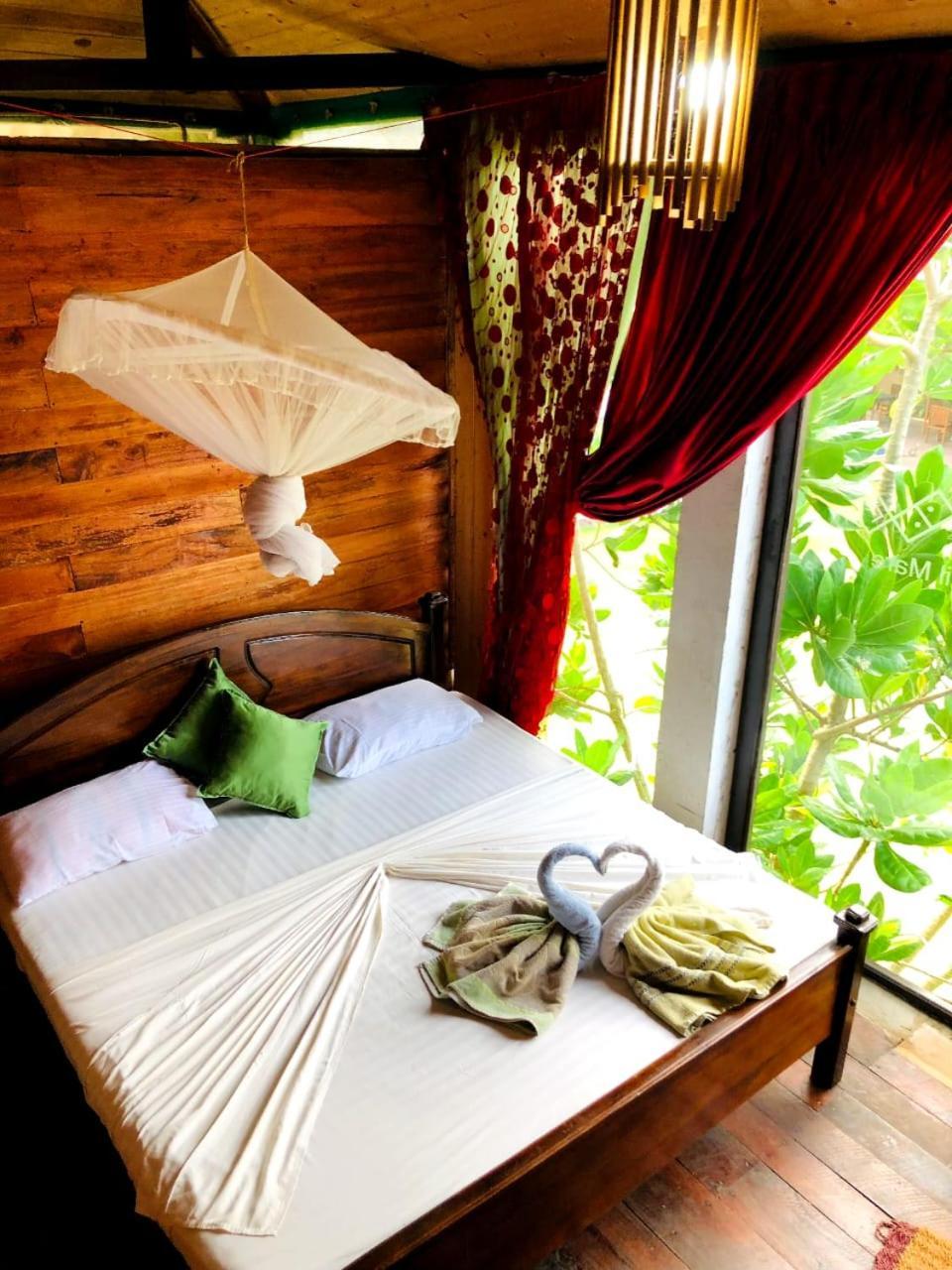 Lucky Sea Beach Hotel Tangalle Buitenkant foto